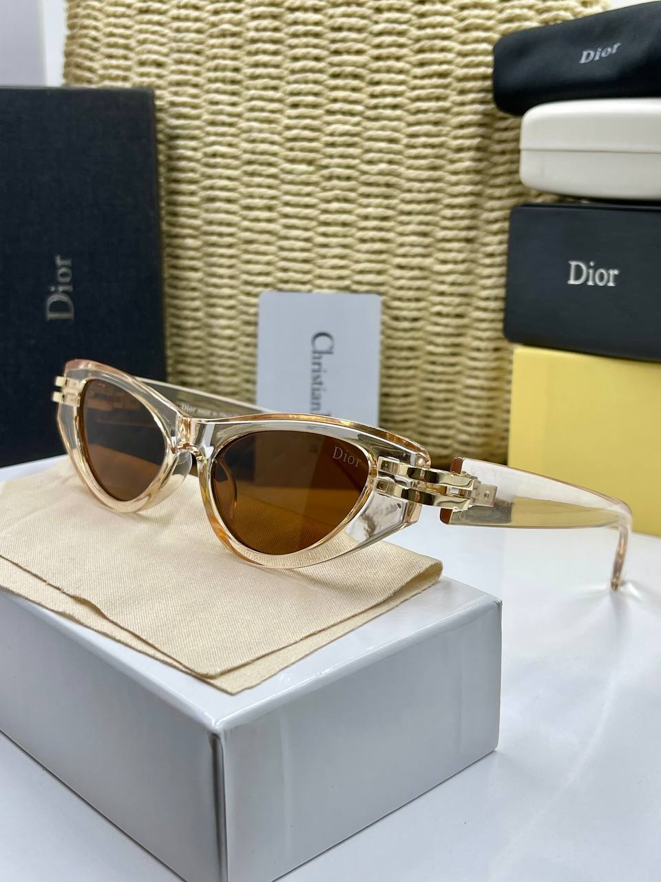 Dior Signature