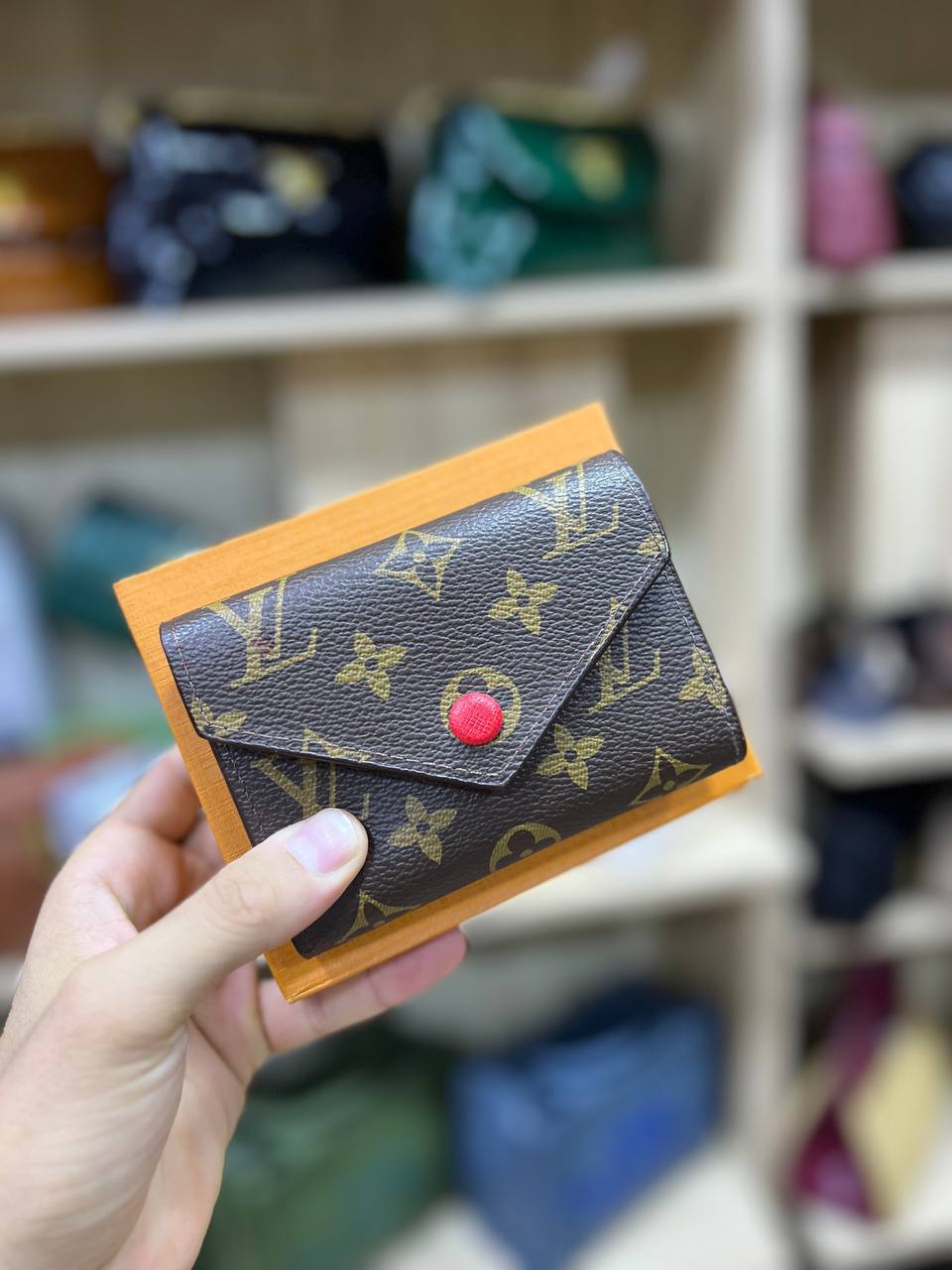 Louis Vuitton – Monogram