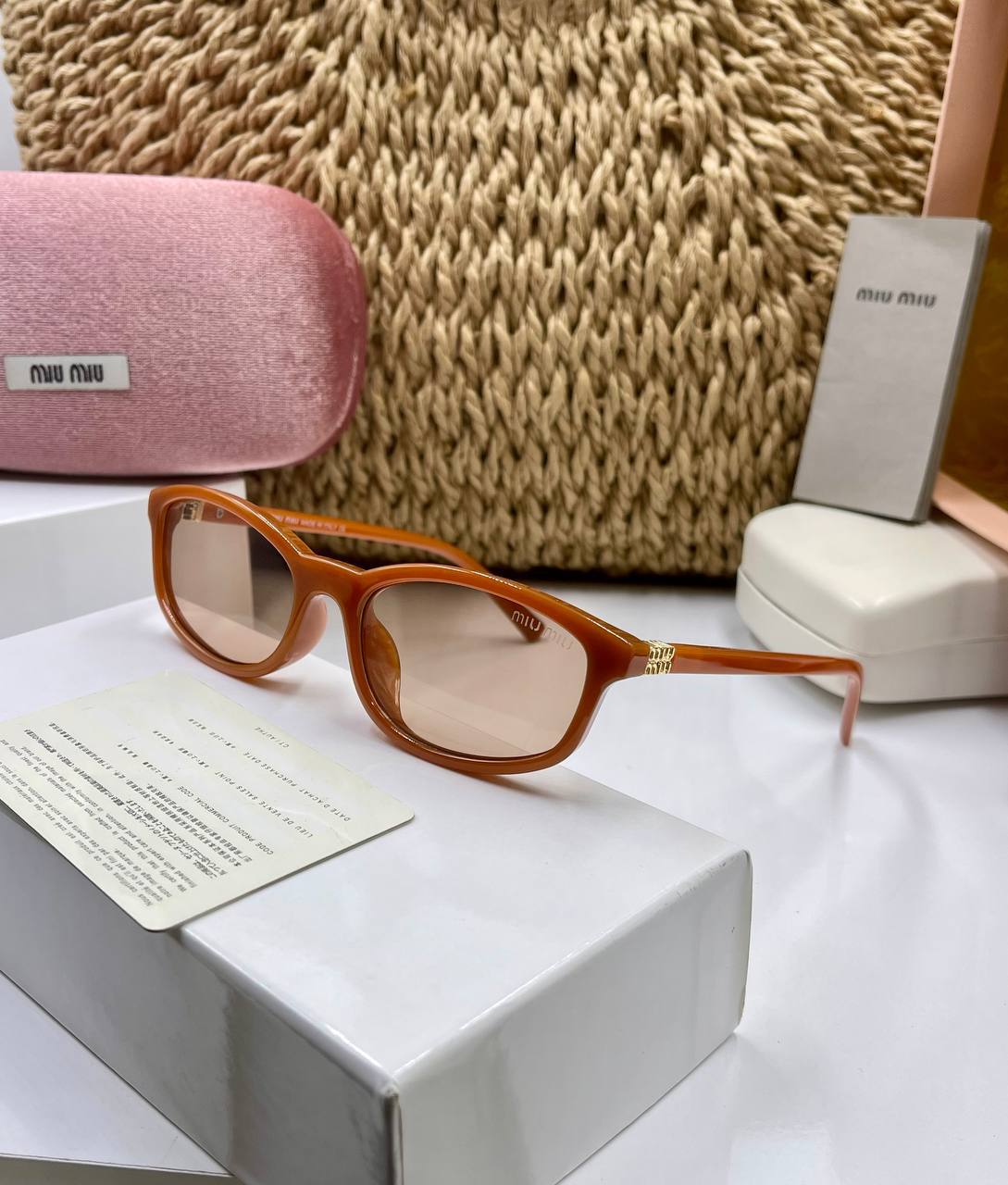 Miu Regard sunglasses