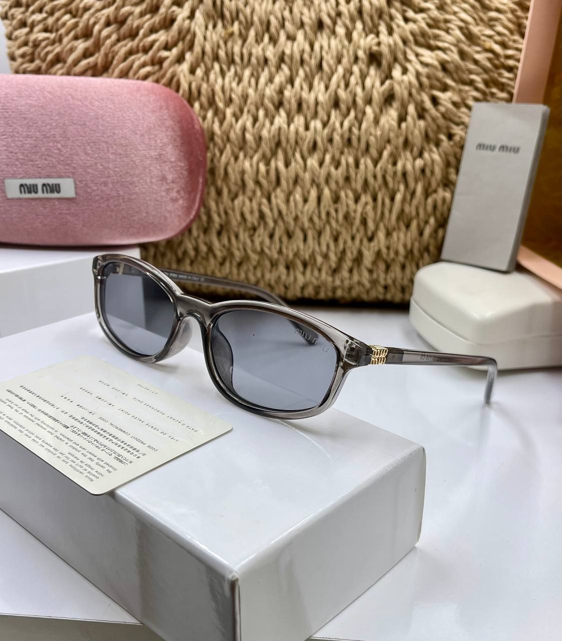 Miu Regard sunglasses