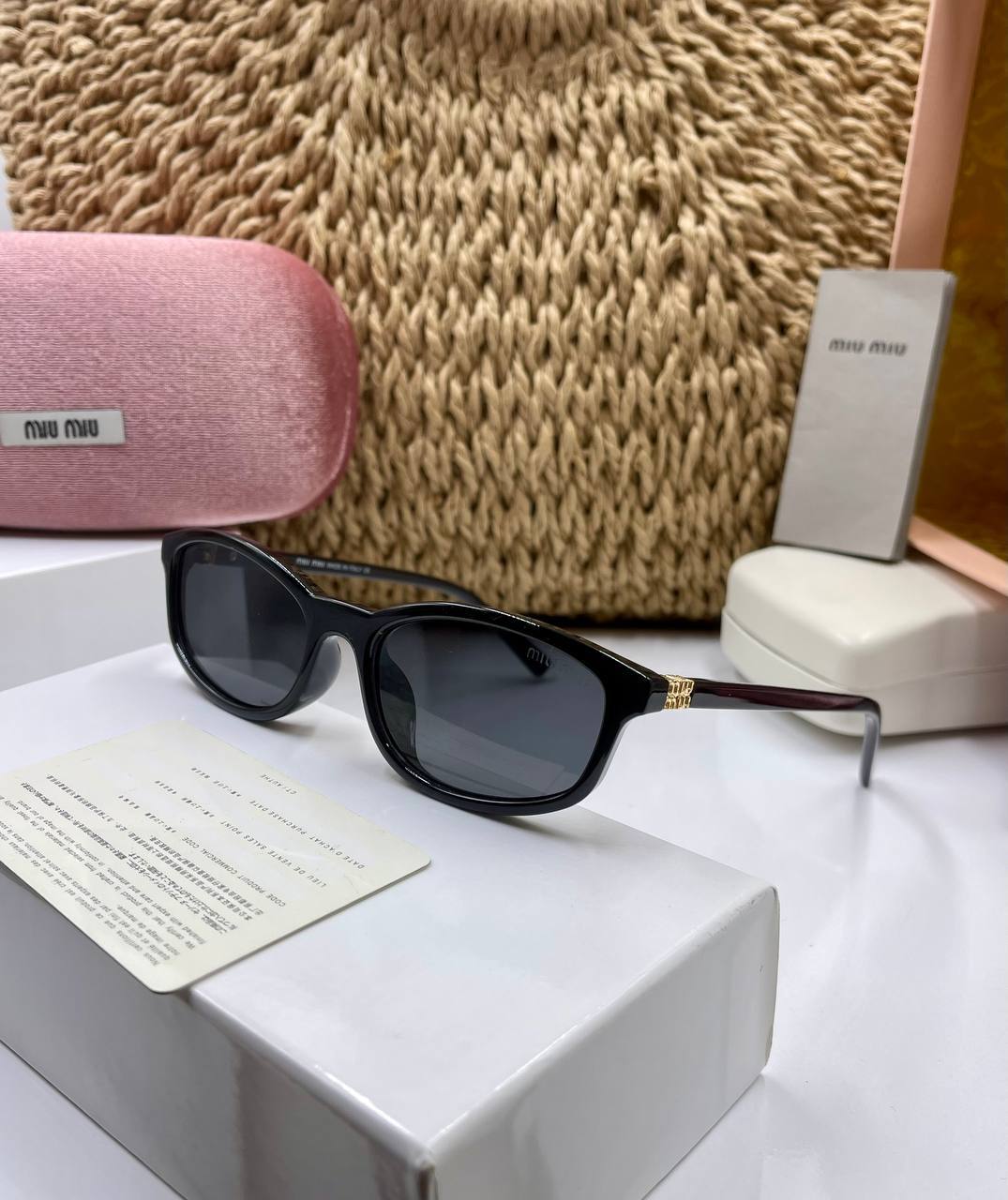 Miu Regard sunglasses